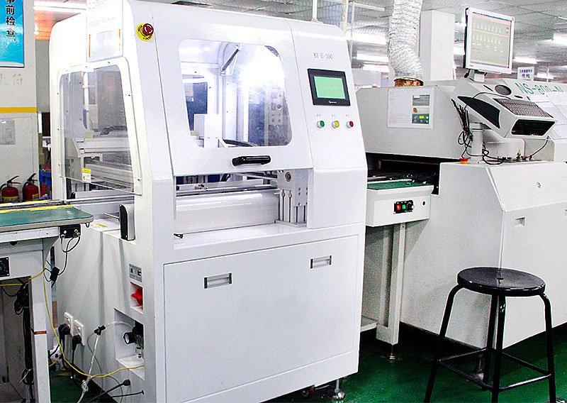 LEDCOMS-LED-display-Mounting-machine