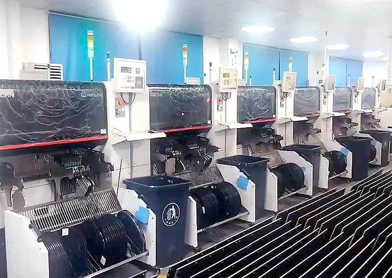 LEDCOMS-LED-video-wall-mounting-machine